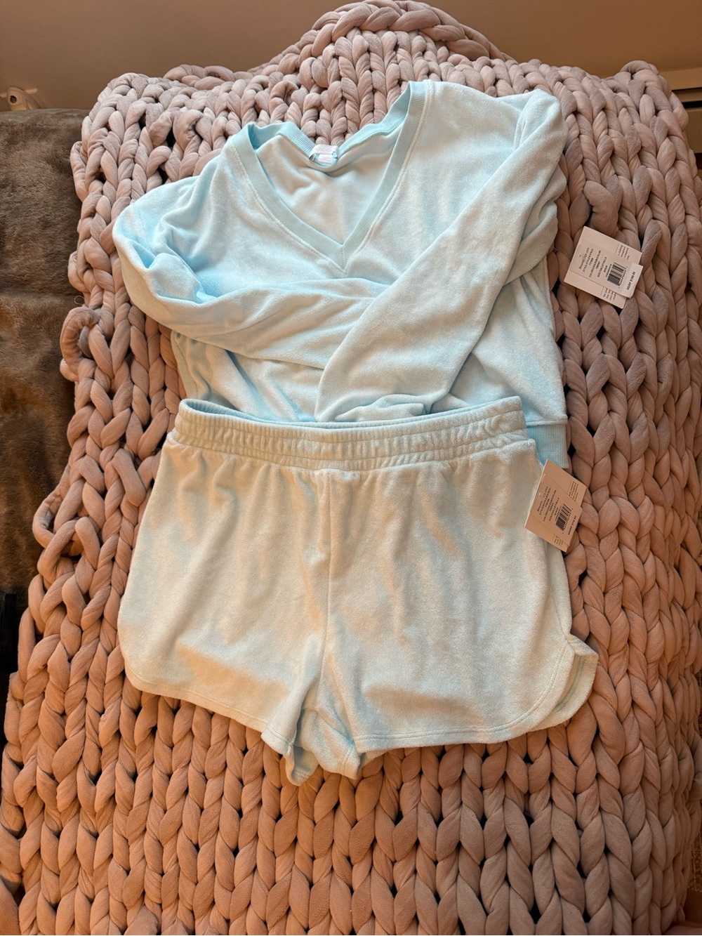 Beyond Yoga Light Blue Terry Knit V‑Neck Lounge Top & Shorts Set - medium w tags